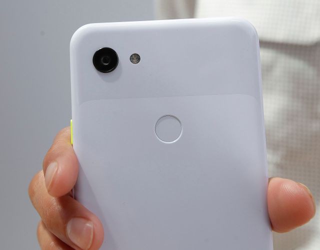 Motorola Moto G7 Vs Google Pixel 3A Review 